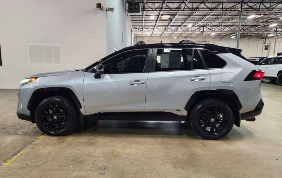 2024 Toyota Rav4 XSE photo 3