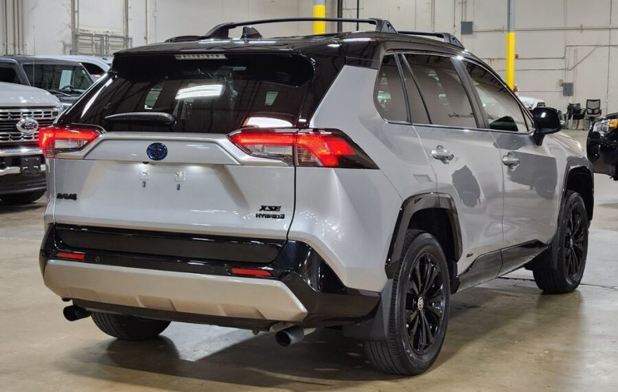 2024 Toyota Rav4 XSE photo 6