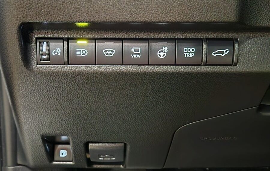 2024 Toyota Rav4 XSE photo 28