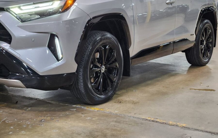 2024 Toyota Rav4 XSE photo 12