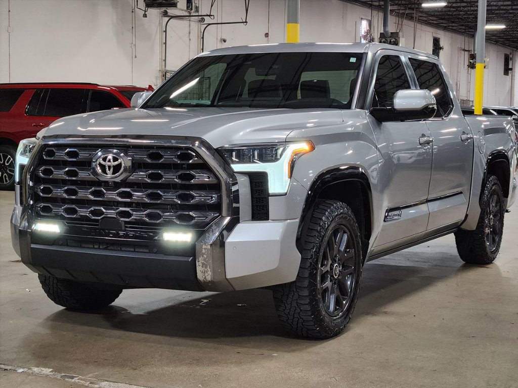 2024 Toyota Tundra Platinum main photo
