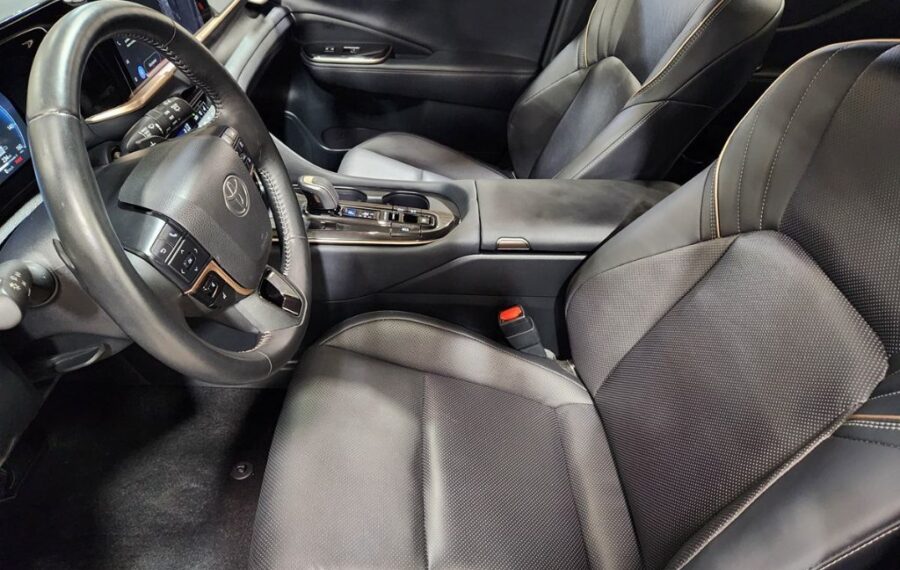 2025 Toyota Crown Signia XLE photo 15