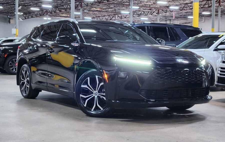 2025 Toyota Crown Signia XLE photo