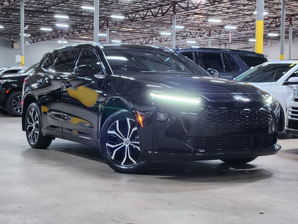2025 Toyota Crown Signia XLE main photo