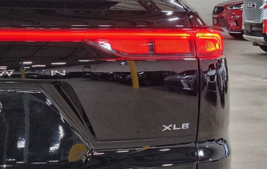 2025 Toyota Crown Signia XLE photo 10