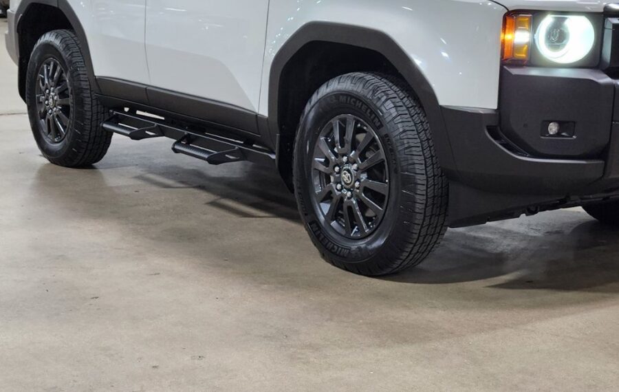 2025 Toyota Land Cruiser 250 Series photo 8