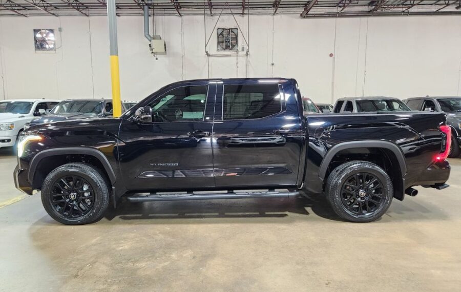 2025 Toyota Tundra Limited photo 3