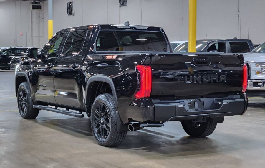 2025 Toyota Tundra Limited photo 4