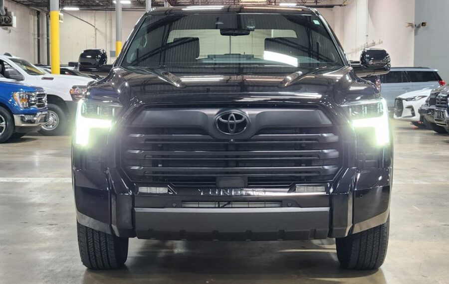 2025 Toyota Tundra Limited photo 2