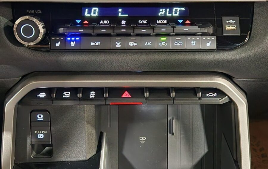 2025 Toyota Tundra Limited photo 27