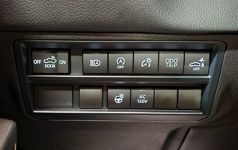 2025 Toyota Tundra Limited photo 30