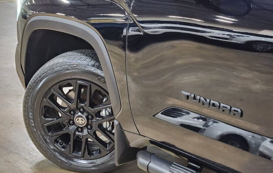 2025 Toyota Tundra Limited photo 9