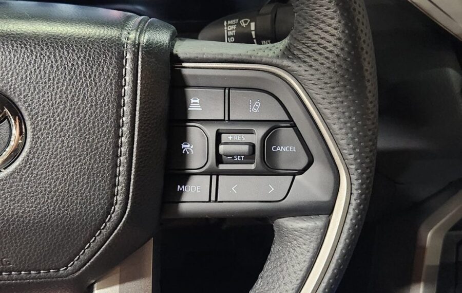 2025 Toyota Tundra Limited photo 33