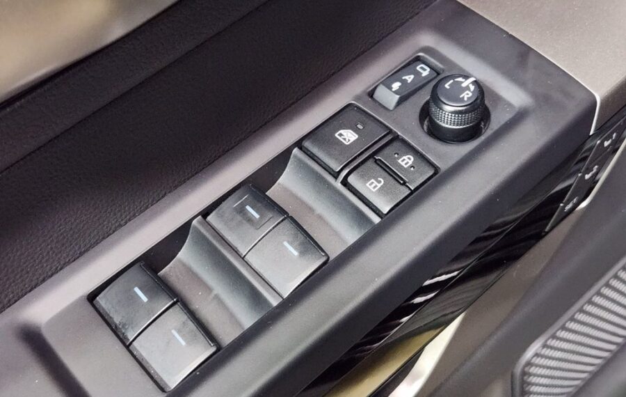 2025 Toyota Tundra Limited photo 35