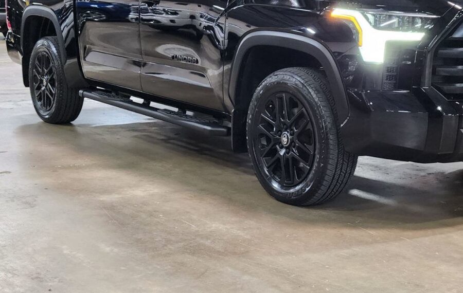 2025 Toyota Tundra Limited photo 10